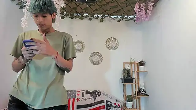 oliverhot2005 online show from 11.03.25