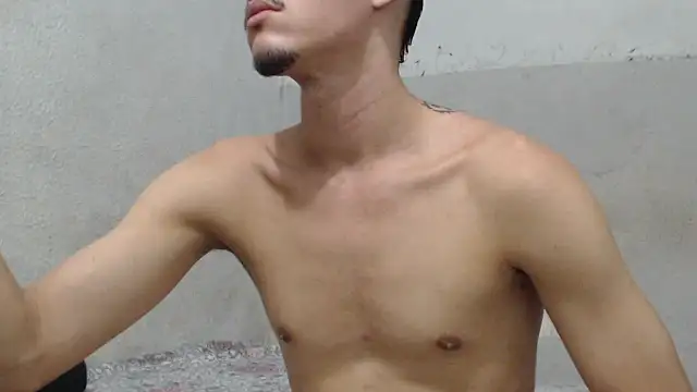 Snapshot of MicaelRian69 chatting on 05.29.26 MicaelRian69 online show from 05.29.26