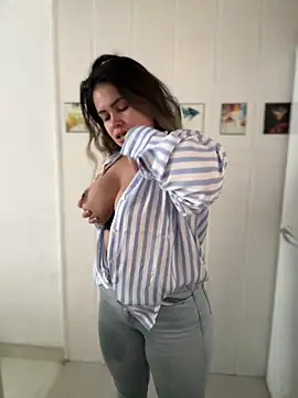 Snapshot of melanny10 chatting on 01.02.25 melanny10 online show from 01.02.25