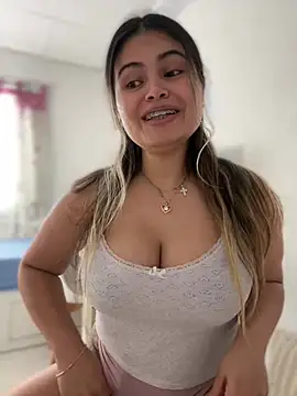 Snapshot of melanny10 chatting on 03.02.25 melanny10 online show from 03.02.25