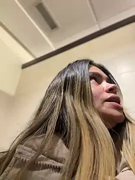 Snapshot of melanny10 chatting on 03.06.25 melanny10 online show from 03.06.25