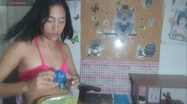 Snapshot of KamileLatinasexy chatting on 12.27.24 KamileLatinasexy online show from 12.27.24