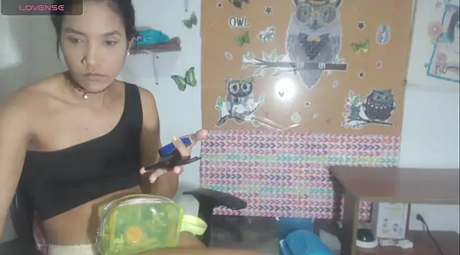 Snapshot of KamileLatinasexy chatting on 12.29.24 KamileLatinasexy online show from 12.29.24