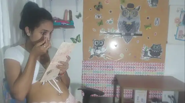 Snapshot of KamileLatinasexy chatting on 01.19.25 KamileLatinasexy online show from 01.19.25