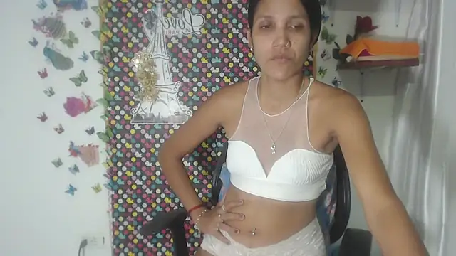 Snapshot of KamileLatinasexy chatting on 02.20.25 KamileLatinasexy online show from 02.20.25