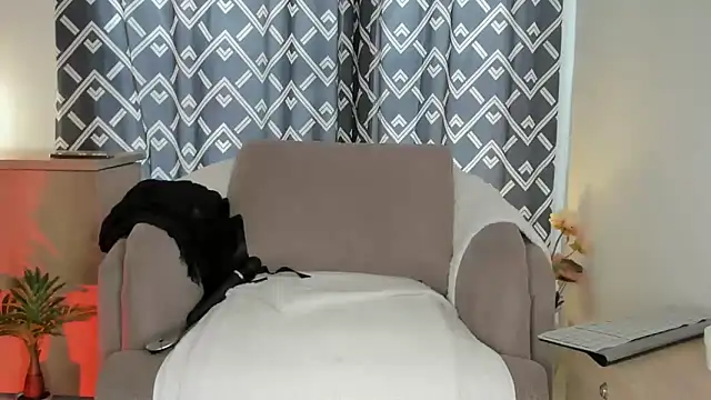 alyjonesoficiall online show from 04.18.26