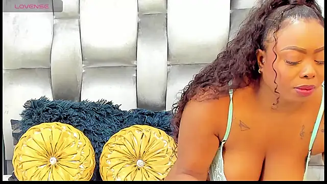 CamilaBenitez online show from 04.13.26