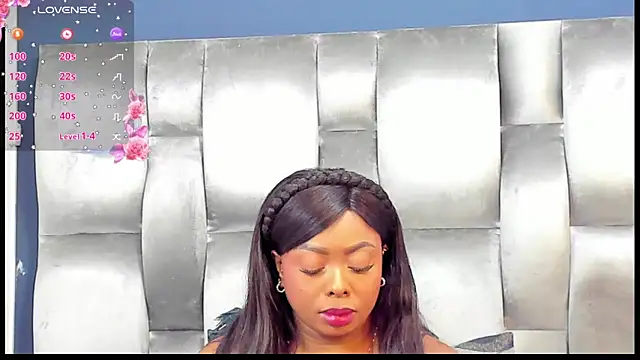 Snapshot of CamilaBenitez chatting on 06.15.26 CamilaBenitez online show from 06.15.26
