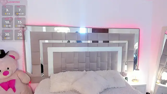 Nicolle foxy online show from 04.07.26