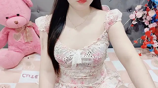 Snapshot of Funikio chatting on 12.18.25 Funikio online show from 12.18.25