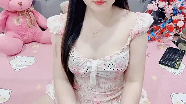 Snapshot of Funikio chatting on 12.21.25 Funikio online show from 12.21.25