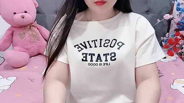Snapshot of Funikio chatting on 04.25.26 Funikio online show from 04.25.26