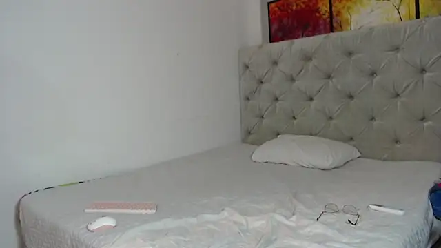 Melody phillips2 online show from 01.19.25