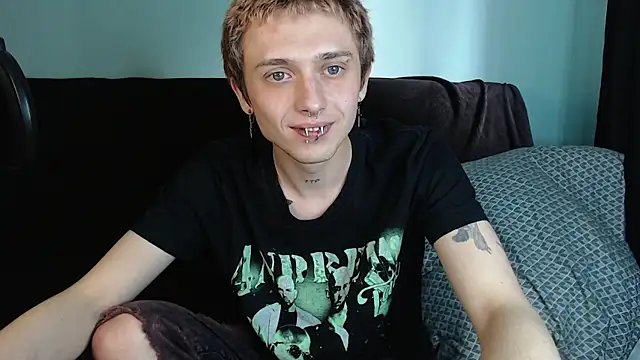 Snapshot of axxxturel chatting on 12.04.24 axxxturel online show from 12.04.24