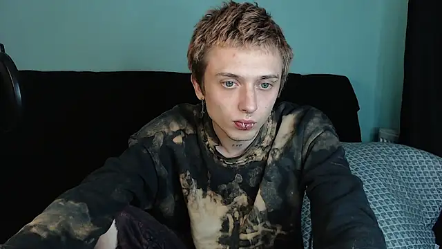 Snapshot of axxxturel chatting on 12.04.24 axxxturel online show from 12.04.24