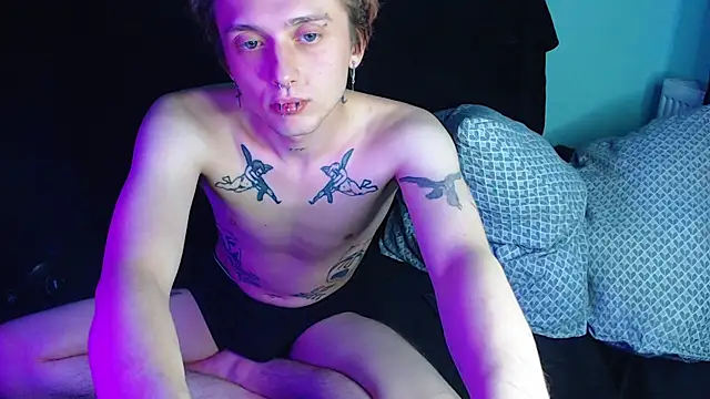 Snapshot of axxxturel chatting on 12.23.24 axxxturel online show from 12.23.24