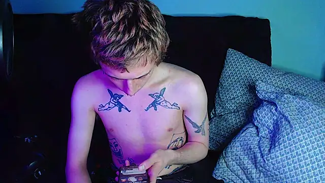 Snapshot of axxxturel chatting on 12.26.24 axxxturel online show from 12.26.24