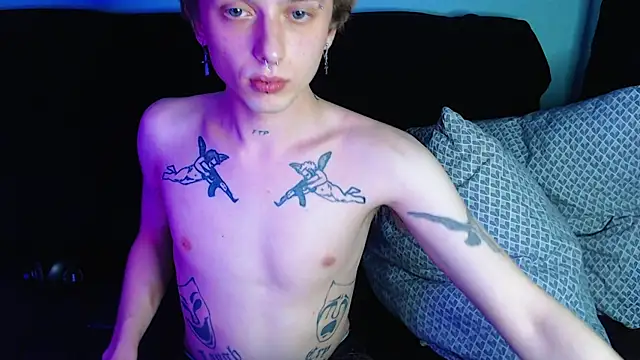 Snapshot of axxxturel chatting on 12.28.24 axxxturel online show from 12.28.24