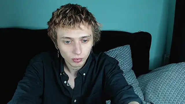 Snapshot of axxxturel chatting on 01.03.25 axxxturel online show from 01.03.25