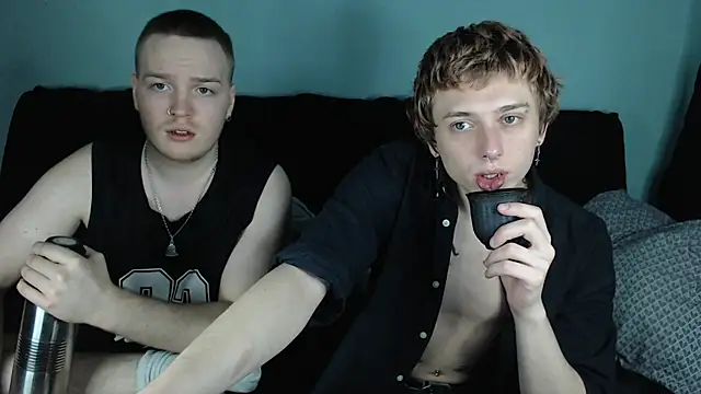 Snapshot of axxxturel chatting on 01.06.25 axxxturel online show from 01.06.25