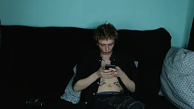 Snapshot of axxxturel chatting on 01.10.25 axxxturel online show from 01.10.25