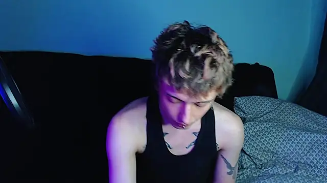 Snapshot of axxxturel chatting on 02.14.25 axxxturel online show from 02.14.25