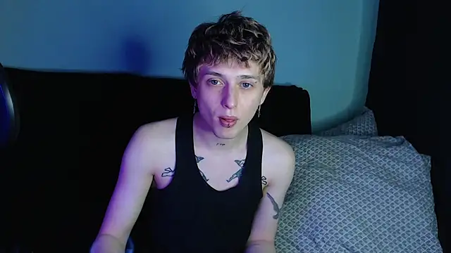 Snapshot of axxxturel chatting on 02.25.25 axxxturel online show from 02.25.25