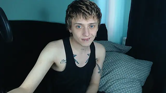 Snapshot of axxxturel chatting on 02.27.25 axxxturel online show from 02.27.25