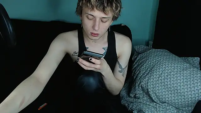 Snapshot of axxxturel chatting on 02.27.25 axxxturel online show from 02.27.25