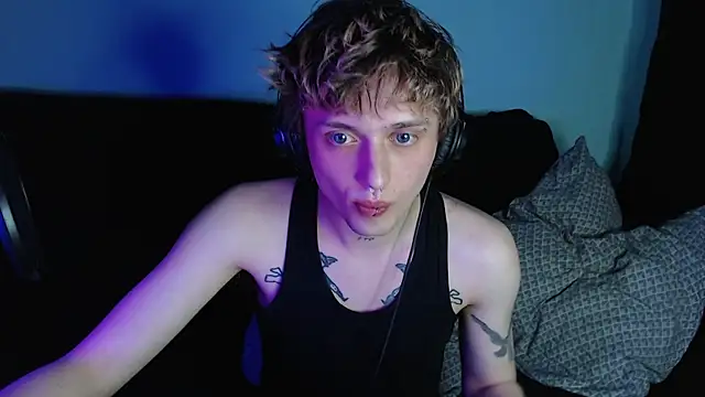 Snapshot of axxxturel chatting on 03.16.25 axxxturel online show from 03.16.25