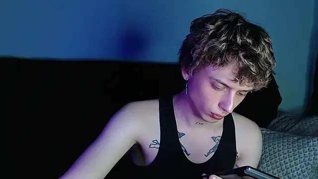 Snapshot of axxxturel chatting on 03.17.25 axxxturel online show from 03.17.25