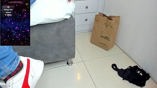 AilishBenson online show from 12.15.24