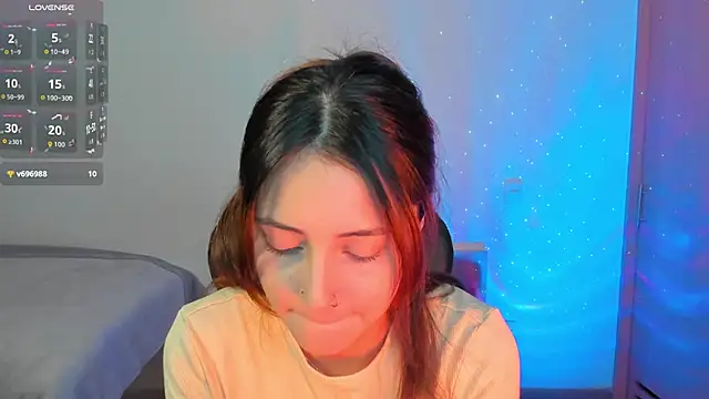 Snapshot of annie_mora chatting on 09.24.25 annie mora online show from 09.24.25