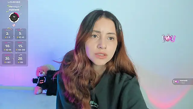 Snapshot of annie_mora chatting on 10.30.25 annie mora online show from 10.30.25