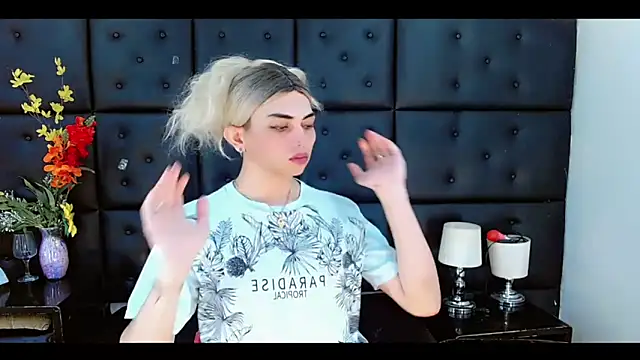 Daniela Pink  online show from 02.27.26