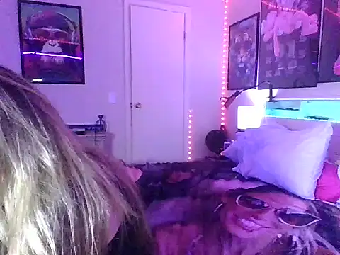 Snapshot of SarahStarr2020 chatting on 12.10.24 SarahStarr2020 online show from 12.10.24