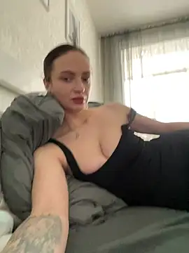 Kristis43 online show from 02.21.26