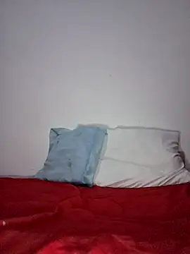 Snapshot of altinya chatting on 10.30.25 altinya online show from 10.30.25