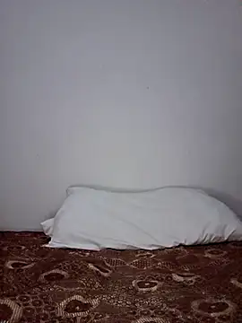 Snapshot of altinya chatting on 11.19.25 altinya online show from 11.19.25