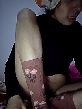 Snapshot of altinya chatting on 11.19.25 altinya online show from 11.19.25