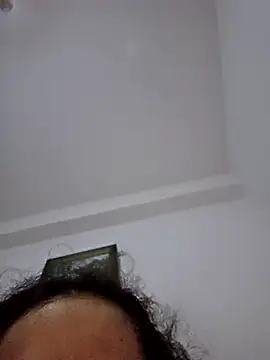 Snapshot of altinya chatting on 11.24.25 altinya online show from 11.24.25