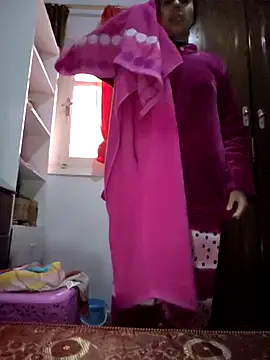 Snapshot of altinya chatting on 12.01.25 altinya online show from 12.01.25