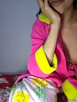 Snapshot of altinya chatting on 12.14.25 altinya online show from 12.14.25