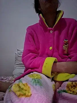 Snapshot of altinya chatting on 12.14.25 altinya online show from 12.14.25