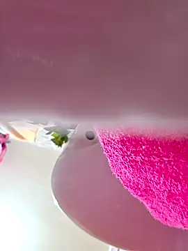 Snapshot of altinya chatting on 12.15.25 altinya online show from 12.15.25