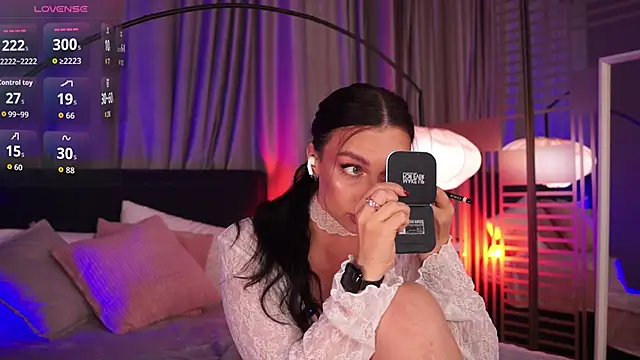 LunaNight online show from 09.23.25