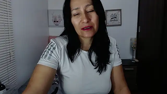 Snapshot of Maira_B chatting on 02.10.26 Maira B online show from 02.10.26