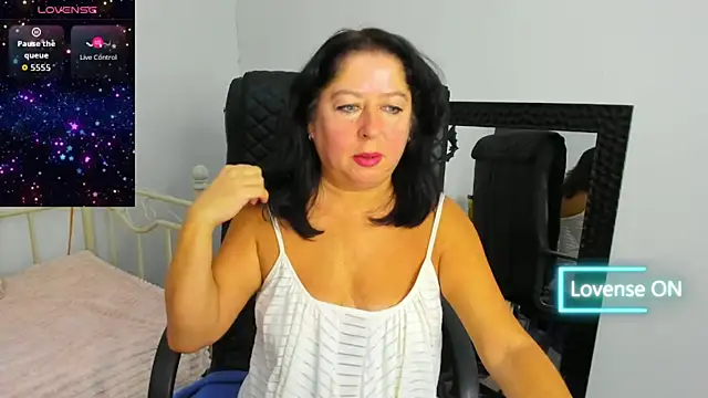 Julia Dean online show from 11.15.25