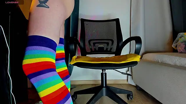 HunnyWifey online show from 11.23.25