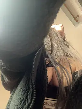 Snapshot of Nikatsu chatting on 05.21.26 Nikatsu online show from 05.21.26